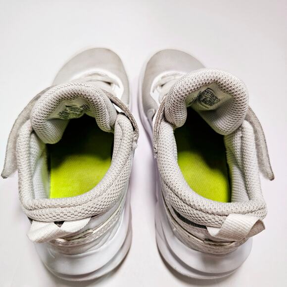 Nike Team Hustle 12C Toddler Shoes C6736-100 White Sneakers Preowned - Picture 9 of 9